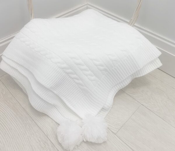 Unisex White Cable Knit Blanket